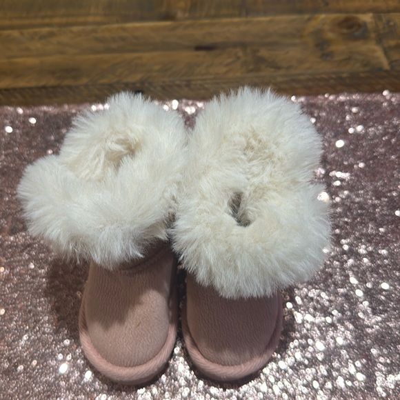 Cozy Pink Kids' Boots with Faux Fur Trim - Picture 5 of 7